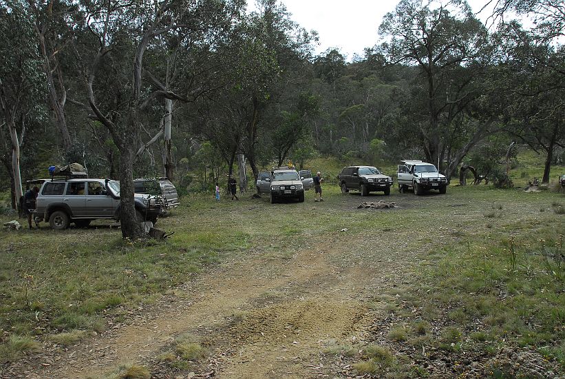 29-Convoy takes a morning tea break at the Playgrounds at 1,400M .JPG